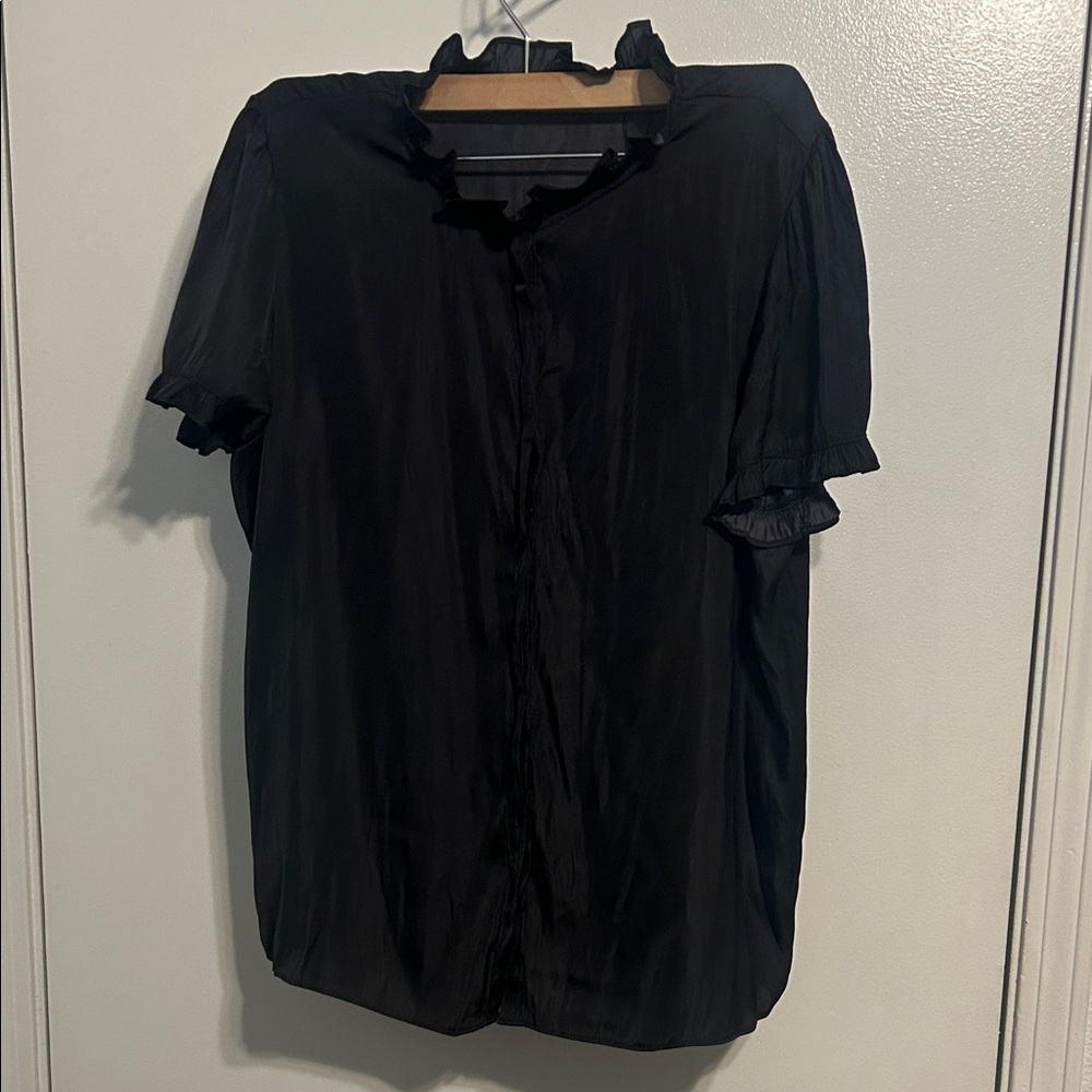 T Tahari Black Ruffled Short Sleeve Blouse